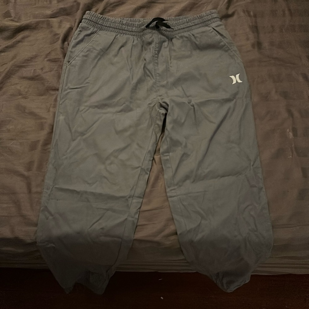 khaki pants
